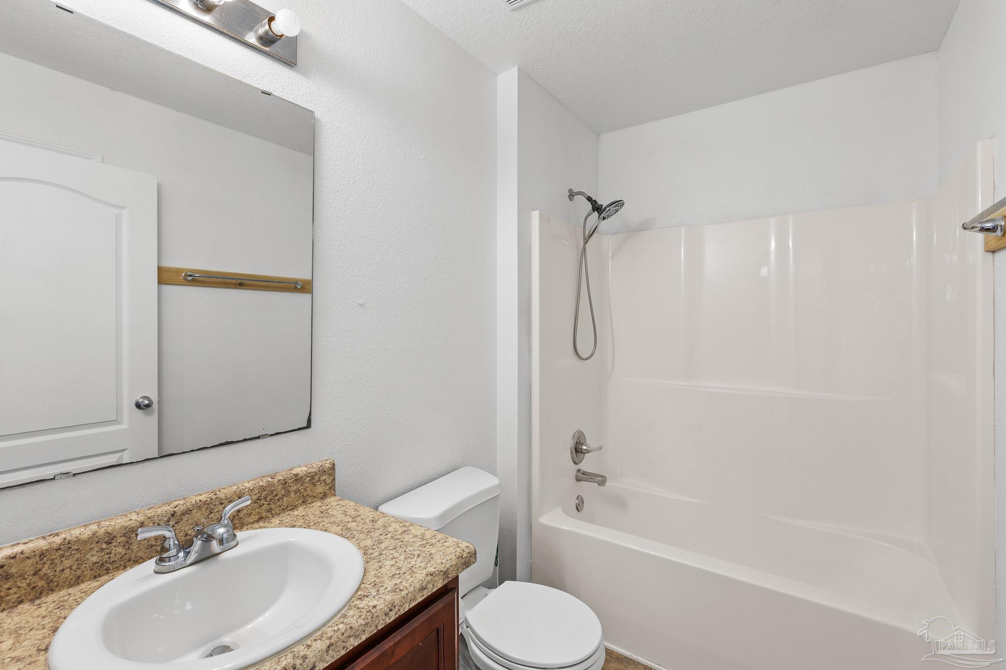 10650 Senegal Dr, Pensacola