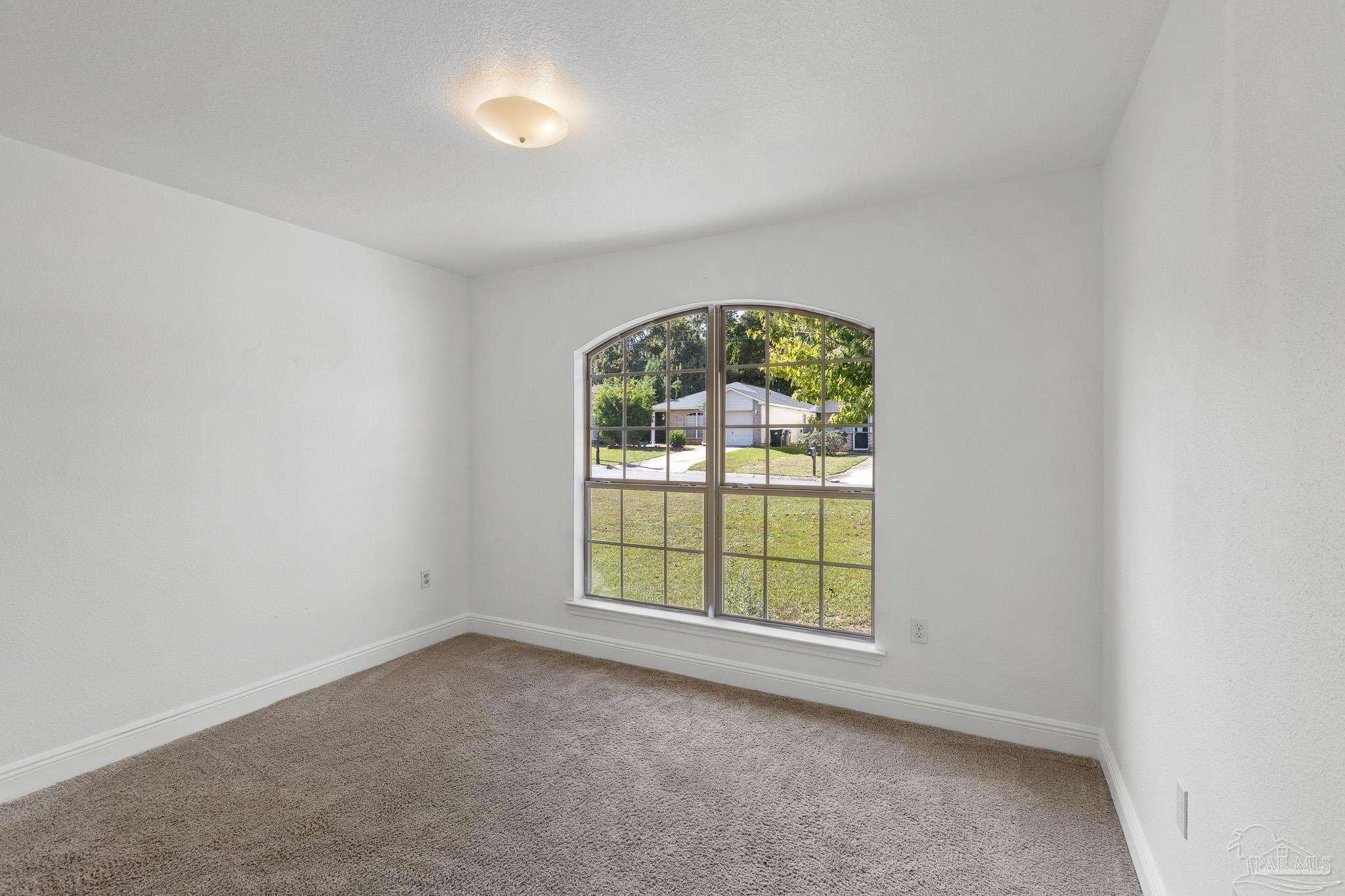 10650 Senegal Dr, Pensacola