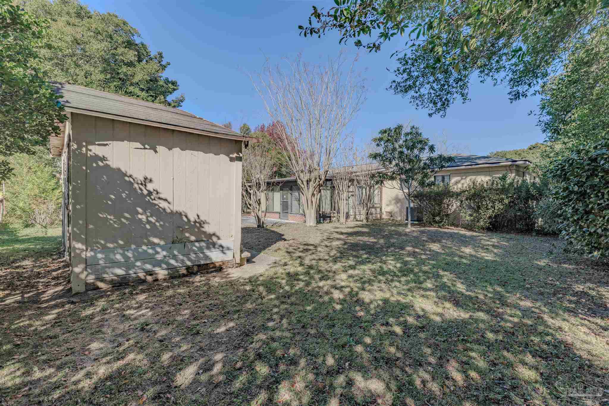 2035 Summit Blvd