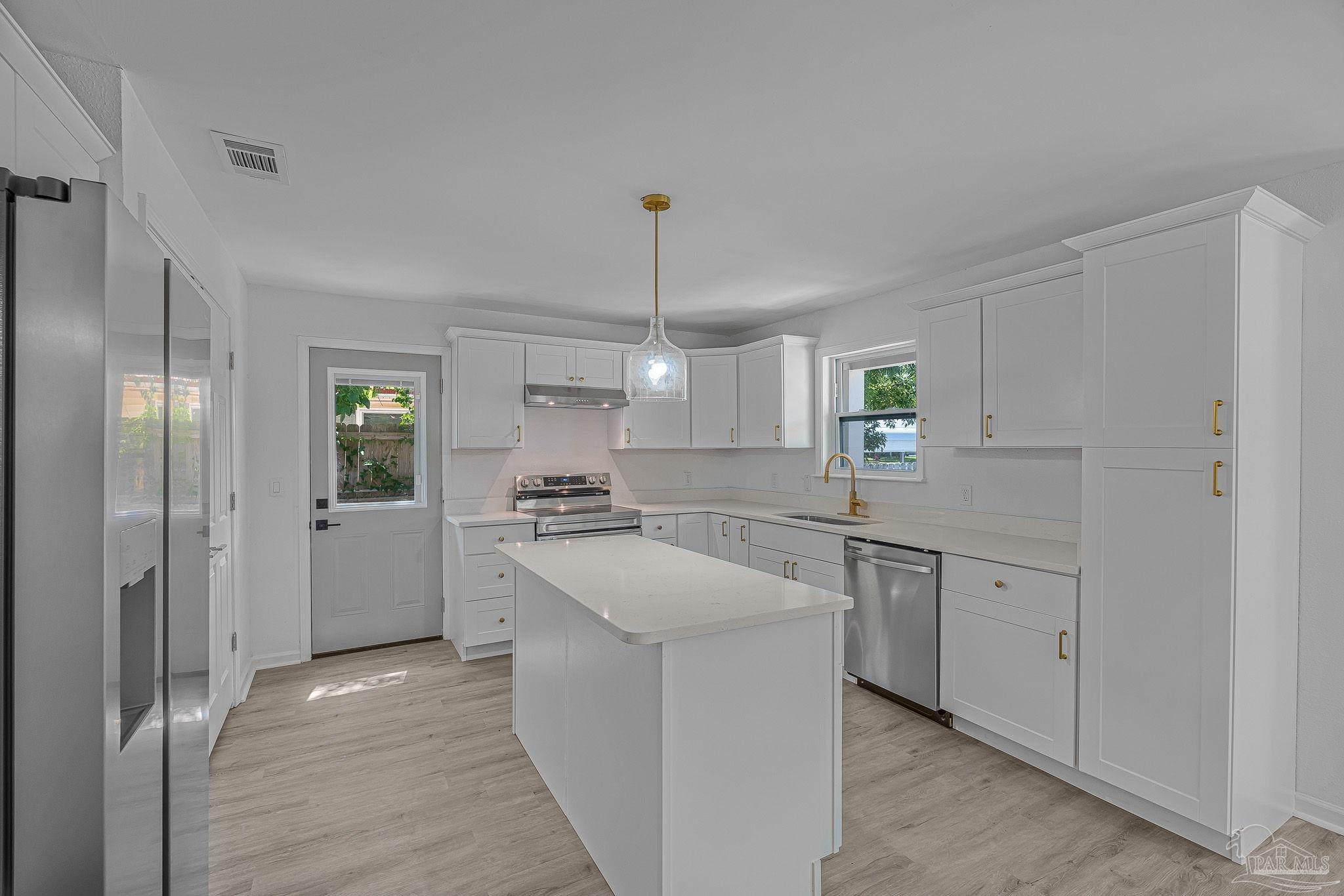 1802 W Godfrey St
