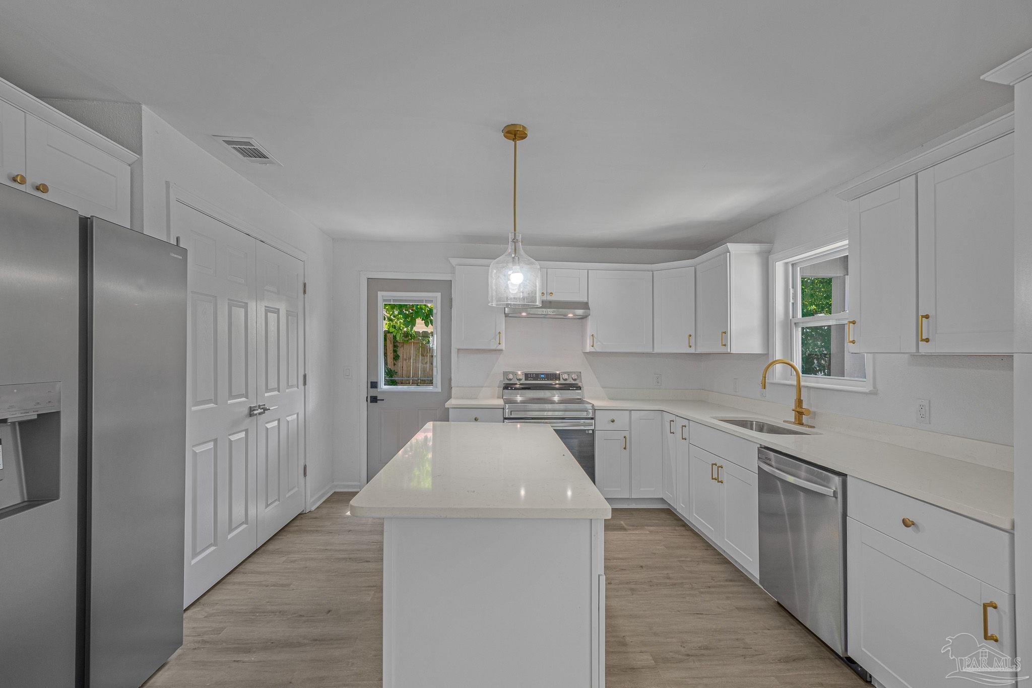 1802 W Godfrey St