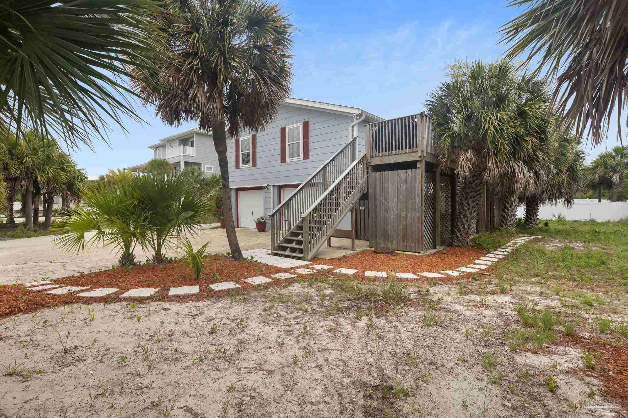 1005 Via Deluna Dr
