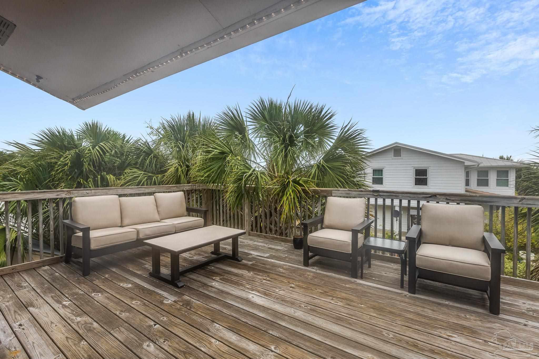 1005 Via Deluna Dr