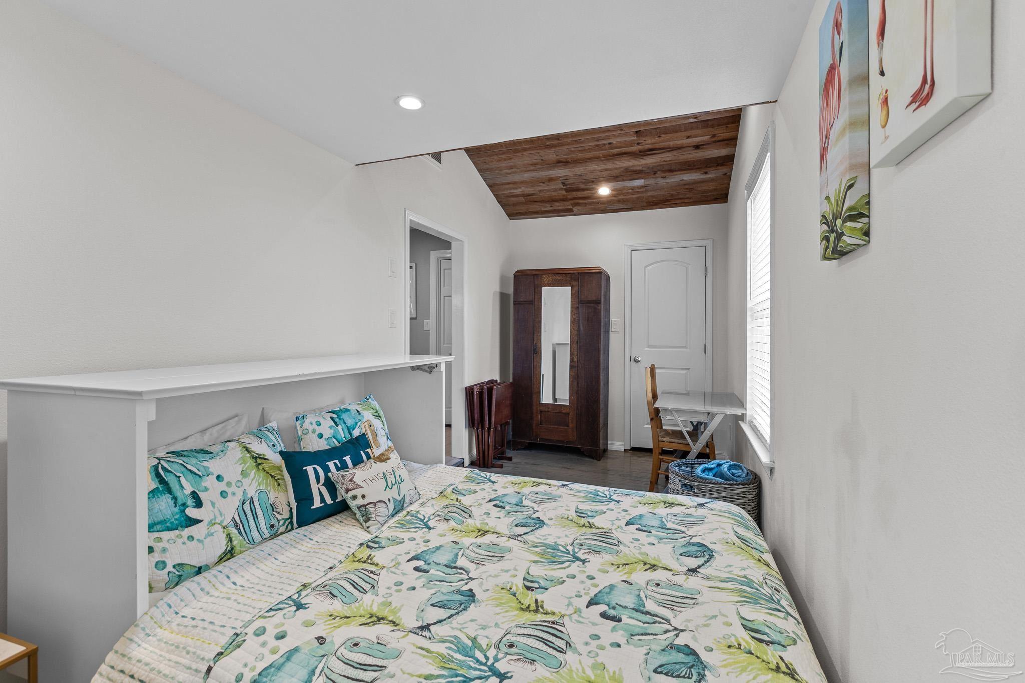 1005 Via Deluna Dr