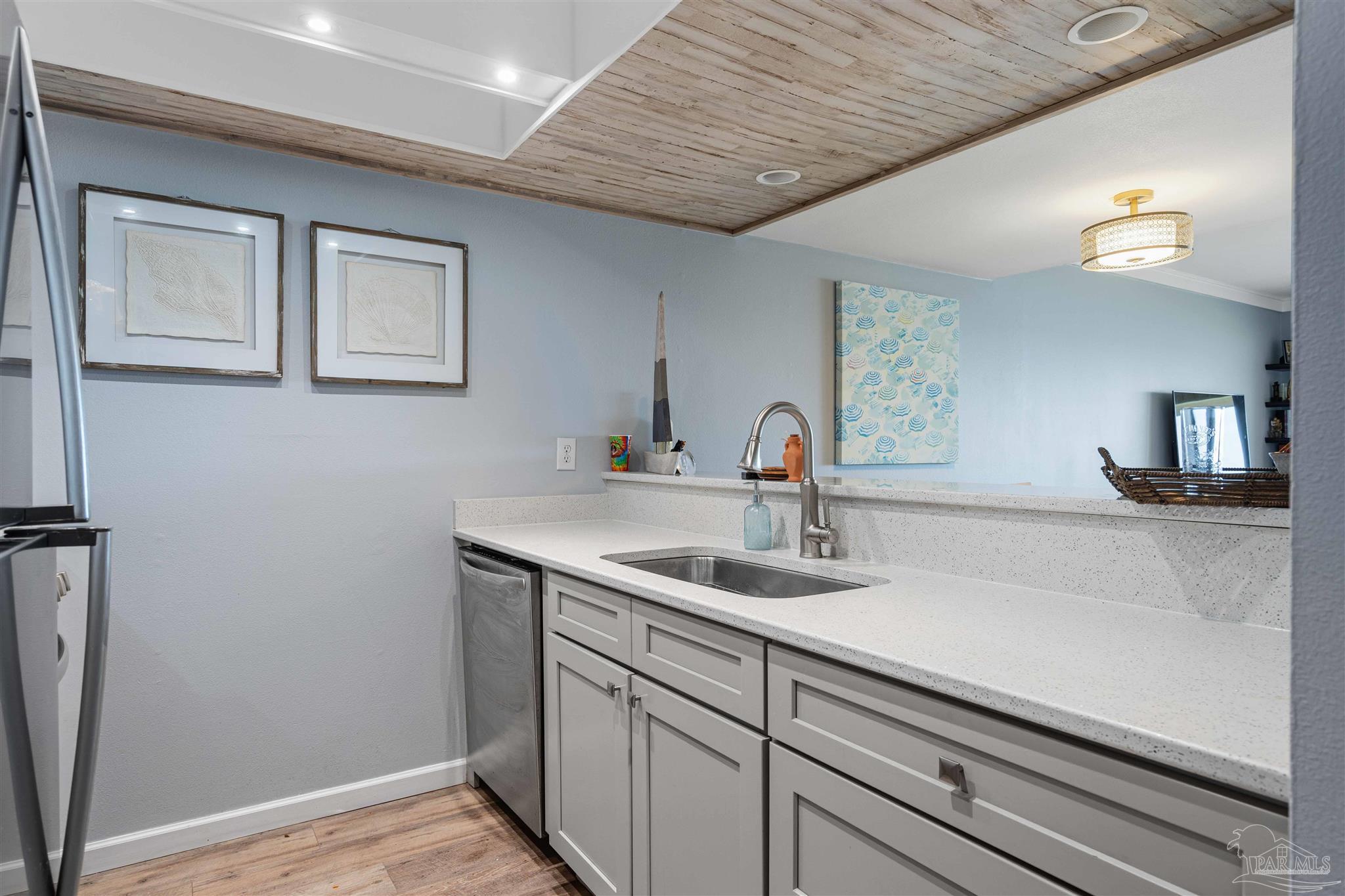 900 Ft Pickens Rd # 514