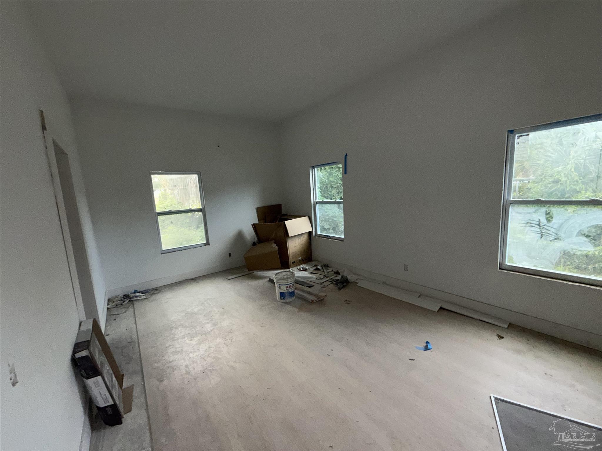 909 N 6th Ave