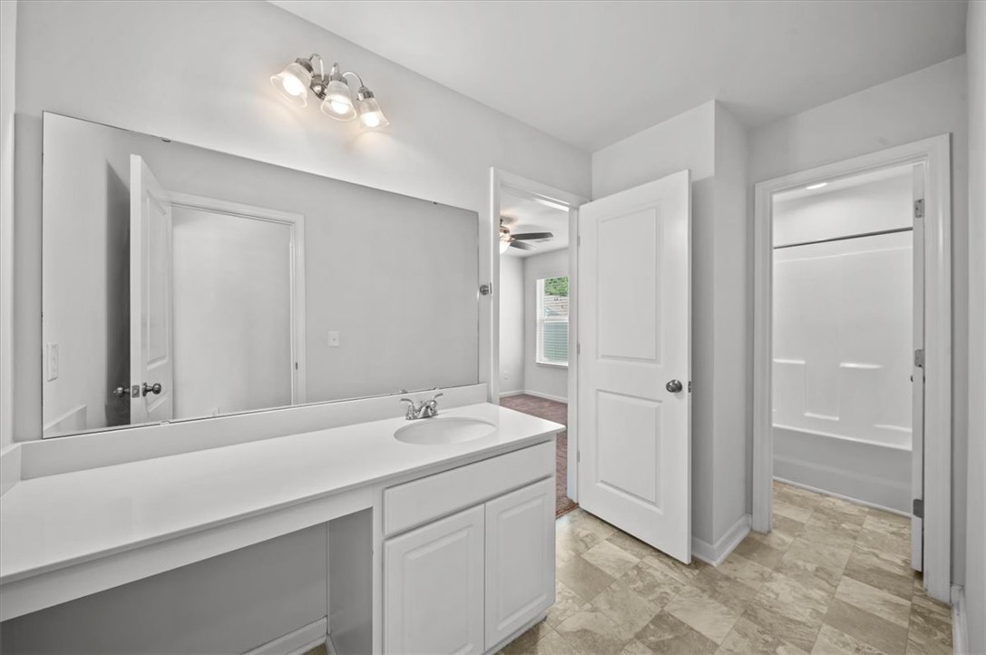 121 Traditions Boulevard