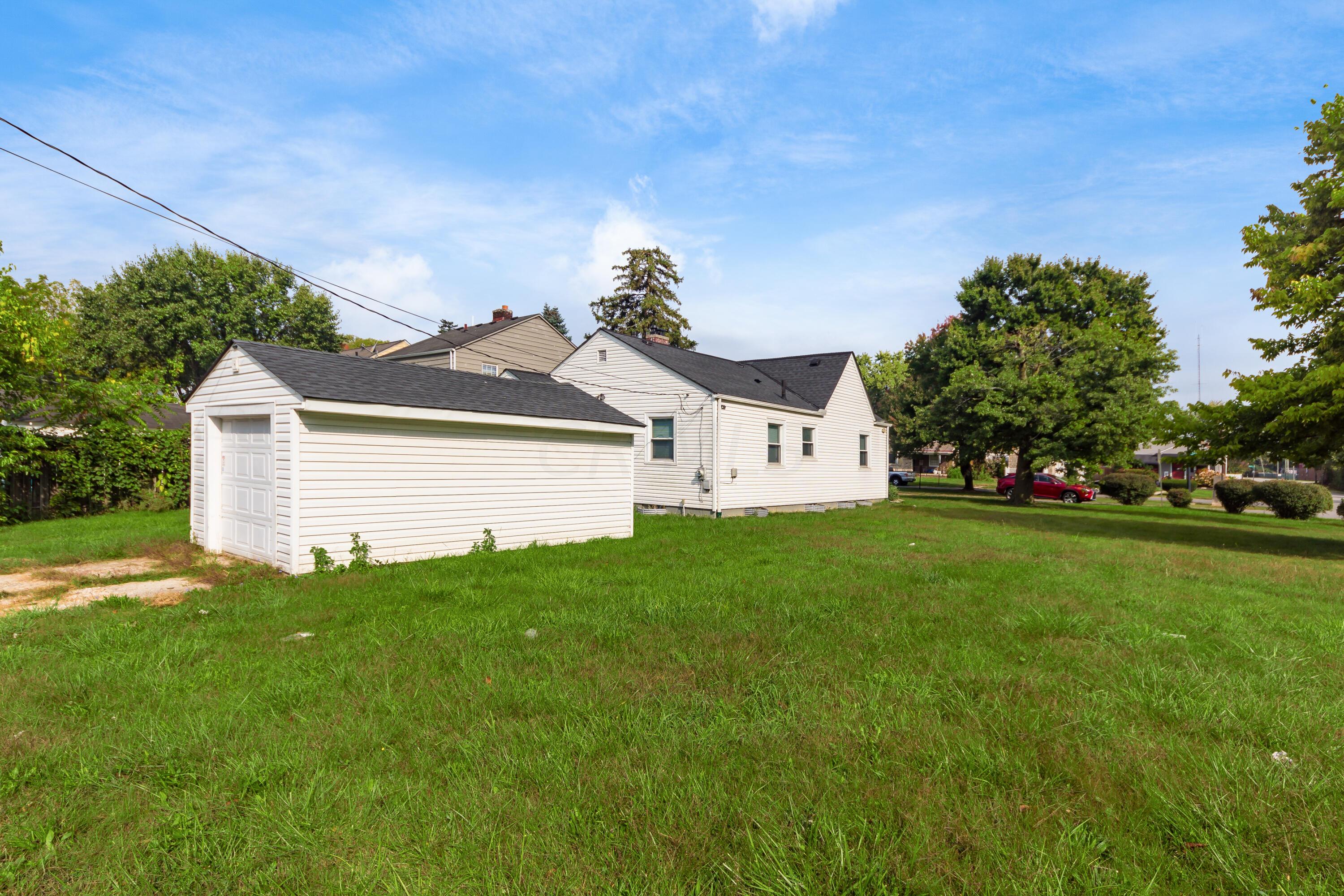 1811 Bide A Wee Park Avenue