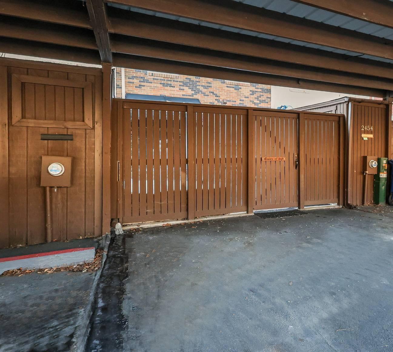 2454 Hardesty Drive S, T6