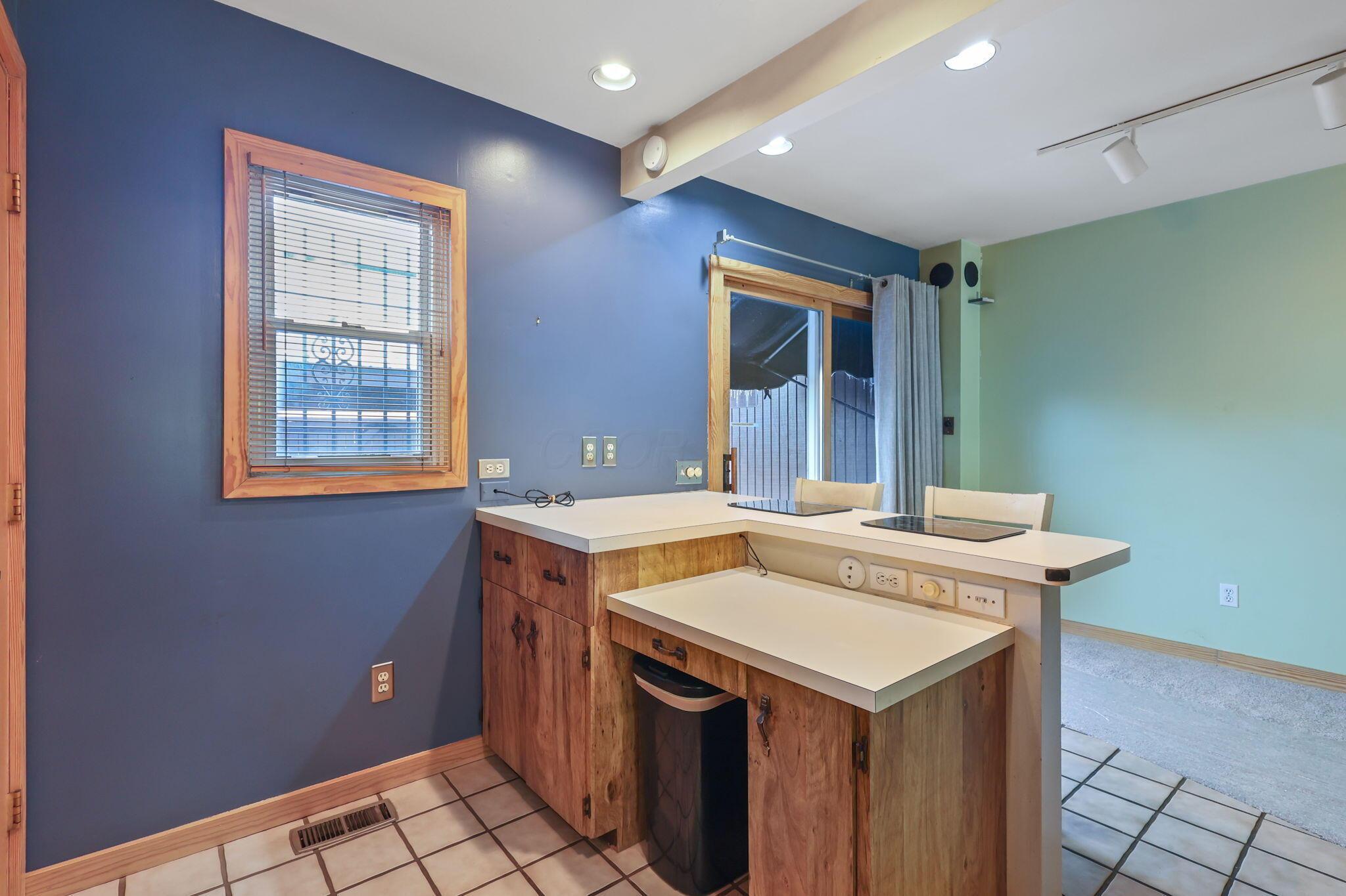 2454 Hardesty Drive S, T6