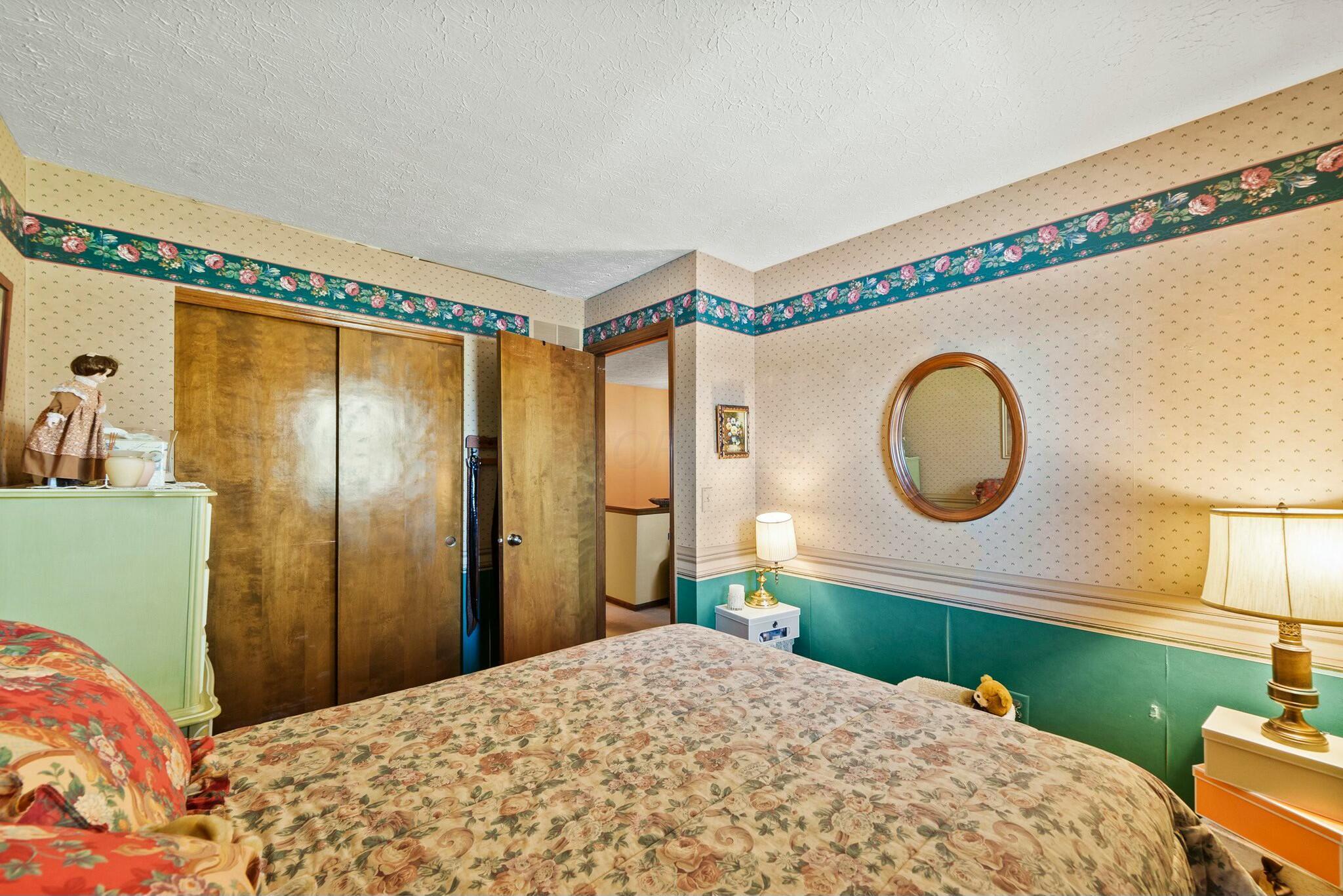 5269 Meadowknoll Lane