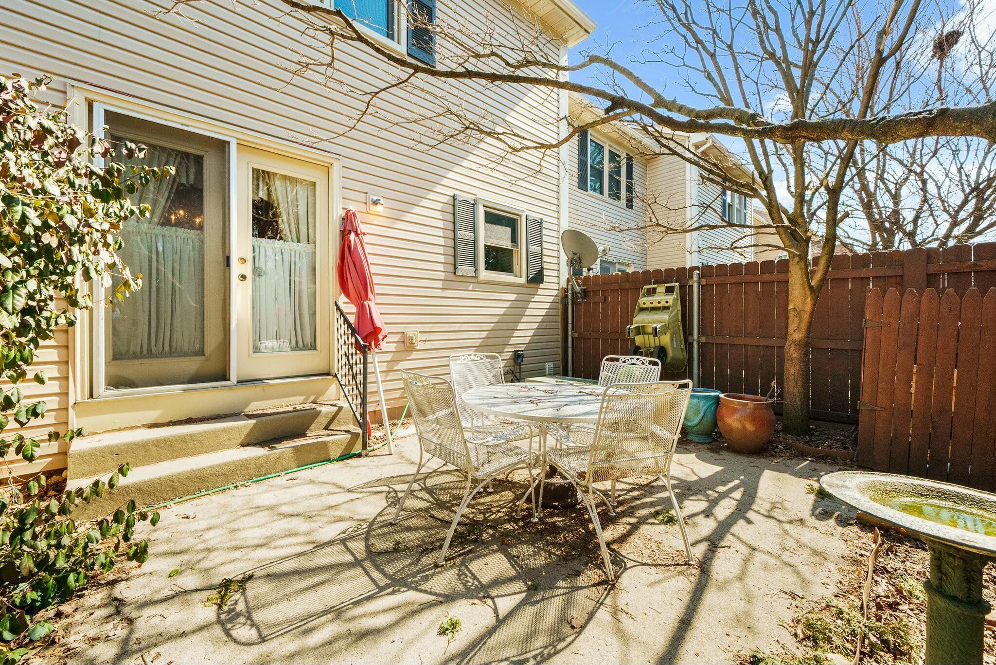 5269 Meadowknoll Lane