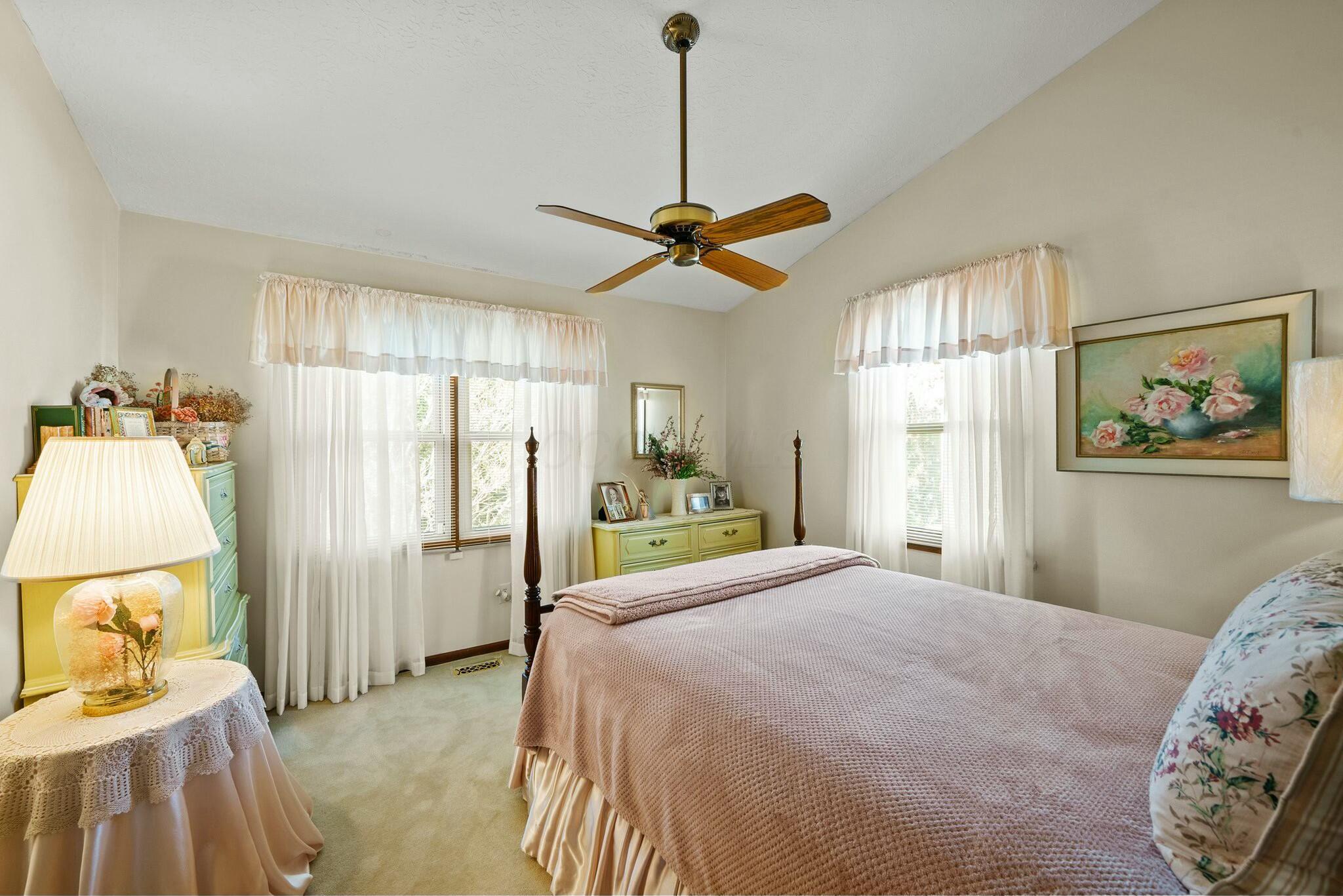 5269 Meadowknoll Lane