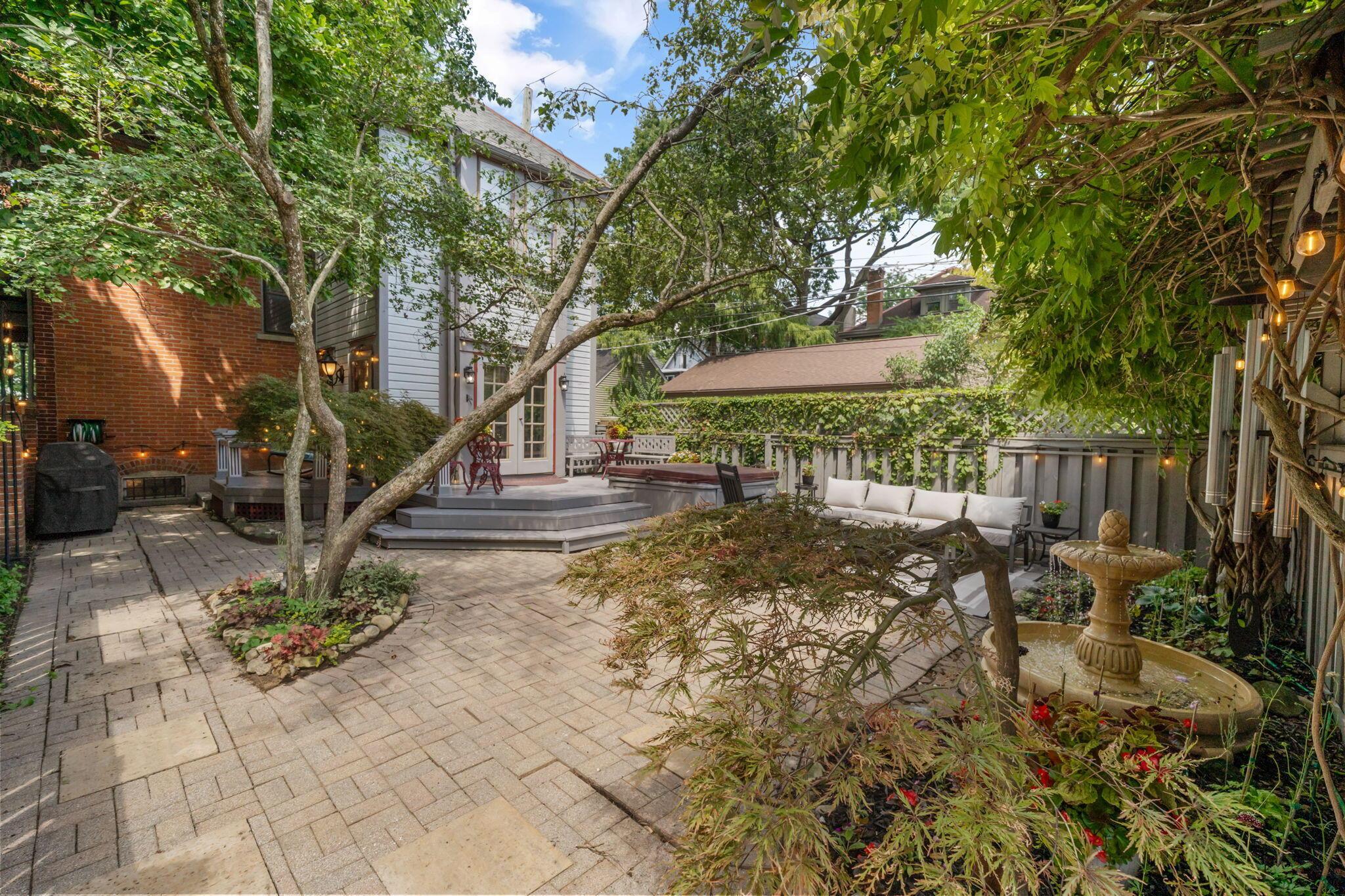 424 W 5th Avenue