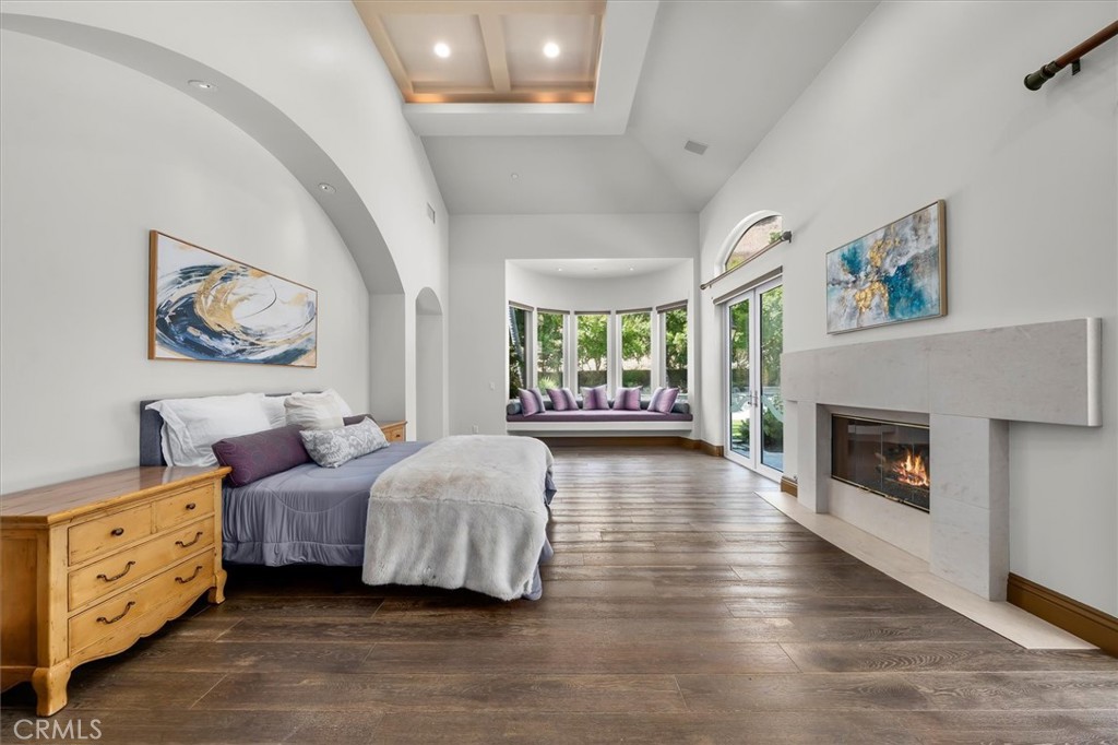 6945 E Hidden Oaks Lane