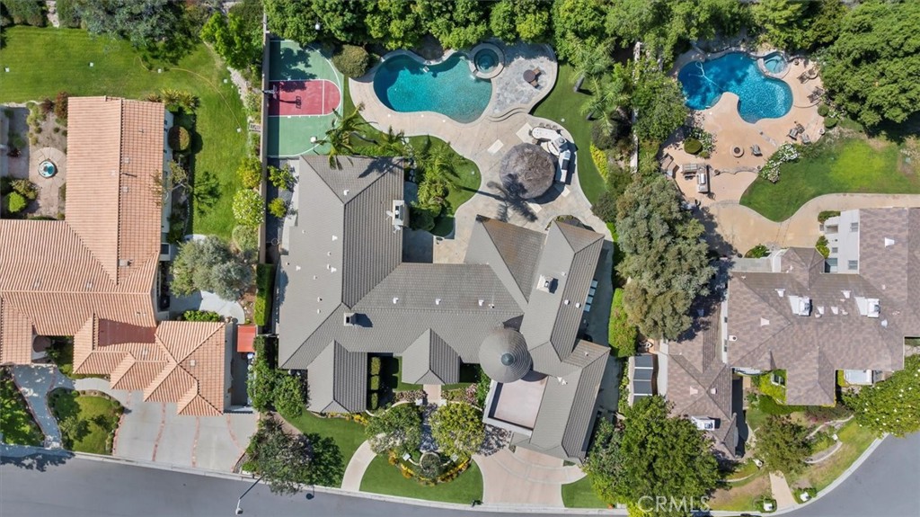 6945 E Hidden Oaks Lane