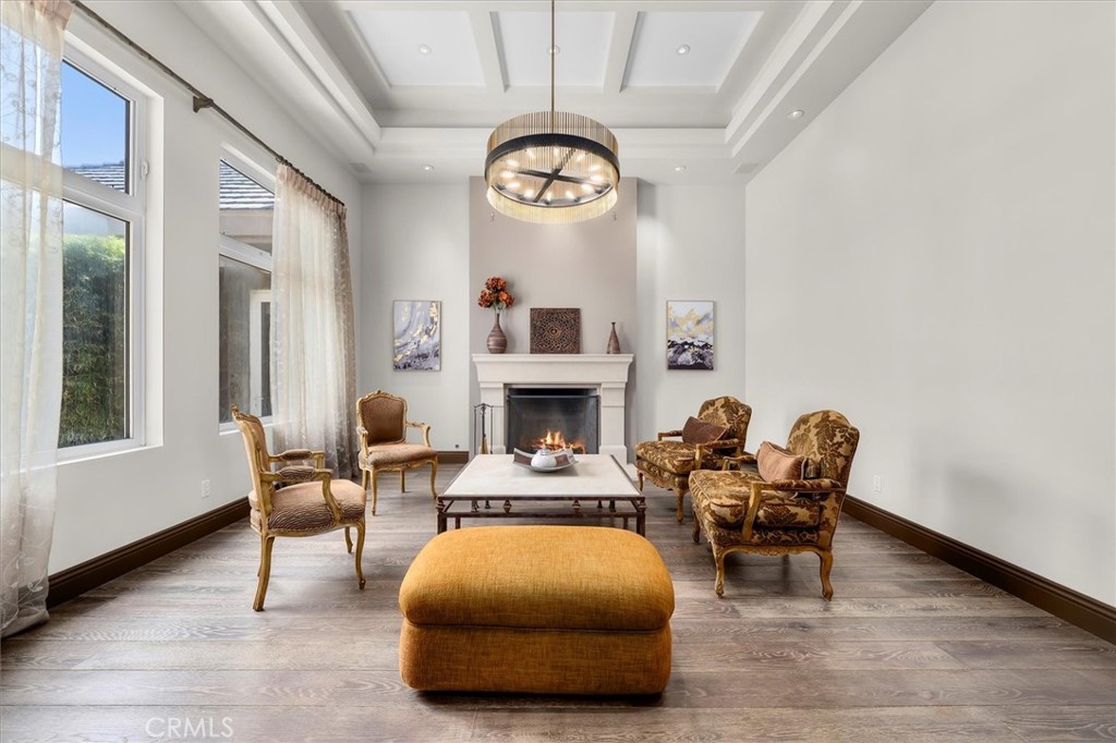 6945 E Hidden Oaks Lane