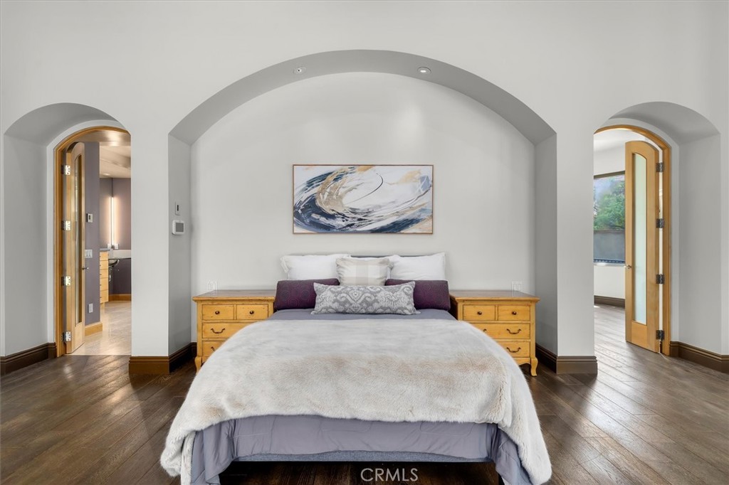 6945 E Hidden Oaks Lane