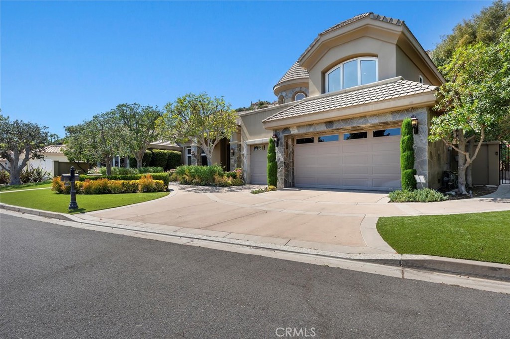 6945 E Hidden Oaks Lane