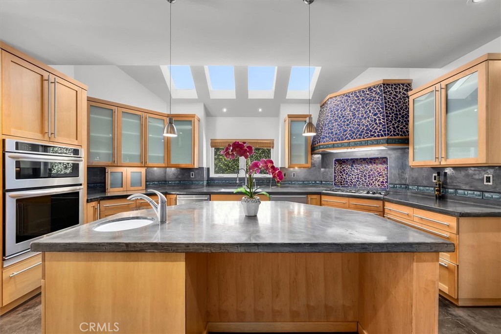 6945 E Hidden Oaks Lane