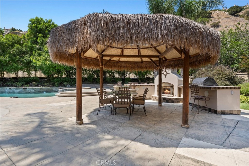 6945 E Hidden Oaks Lane