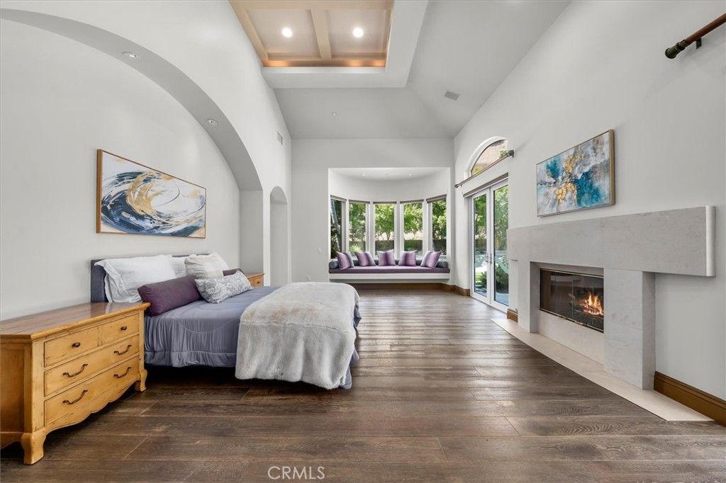 6945 E Hidden Oaks Lane