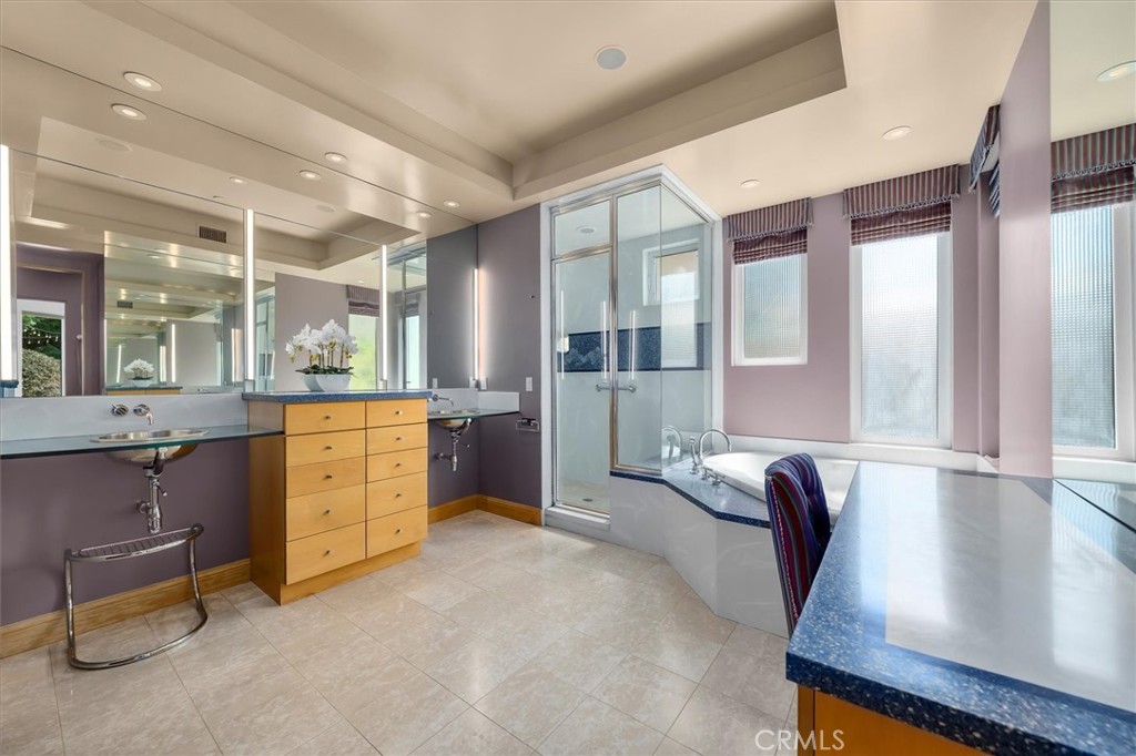 6945 E Hidden Oaks Lane