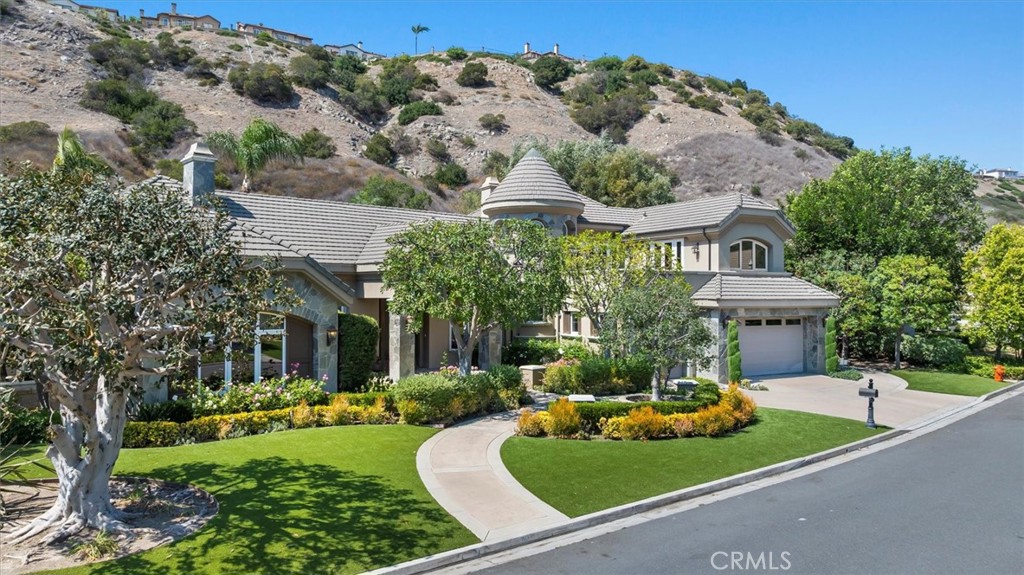 6945 E Hidden Oaks Lane