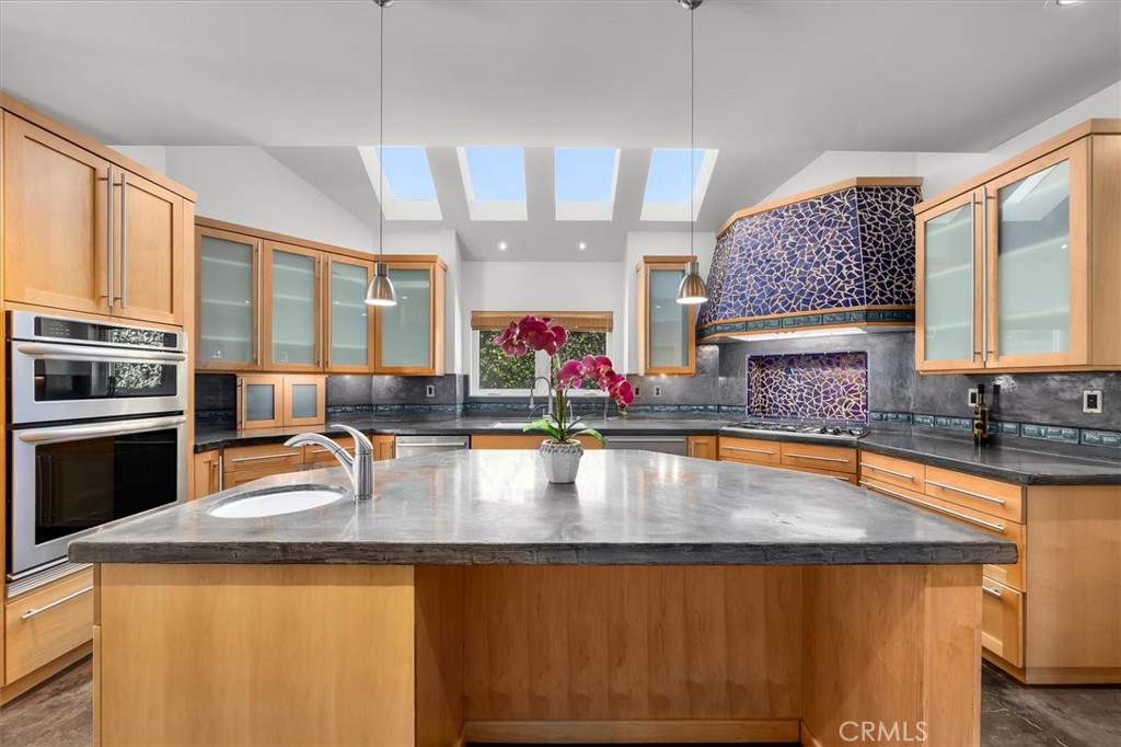 6945 E Hidden Oaks Lane