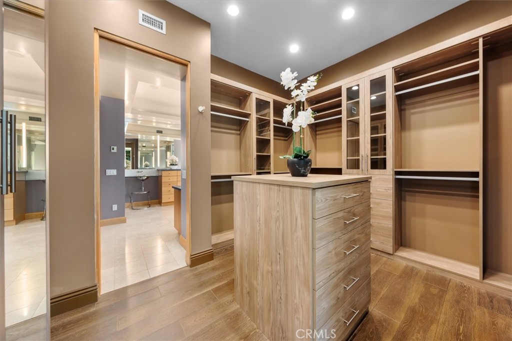 6945 E Hidden Oaks Lane