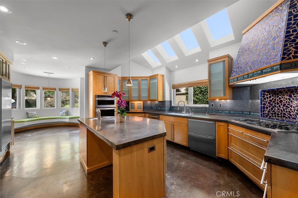 6945 E Hidden Oaks Lane