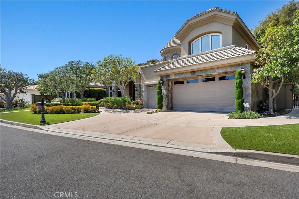 6945 E Hidden Oaks Lane