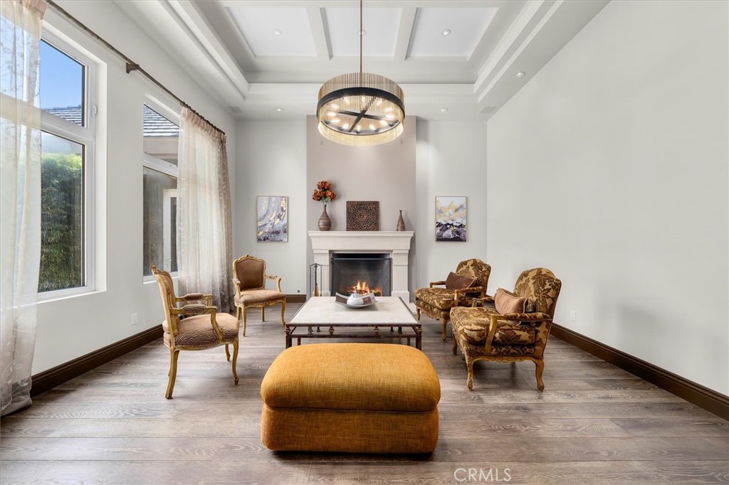 6945 E Hidden Oaks Lane