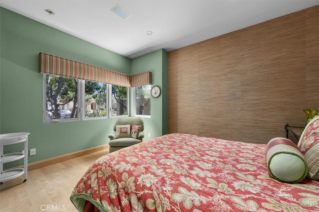 6945 E Hidden Oaks Lane