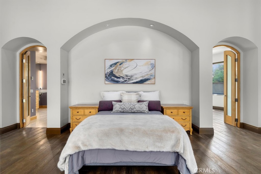 6945 E Hidden Oaks Lane