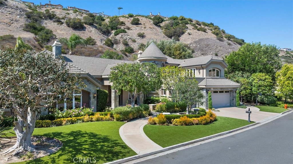 6945 E Hidden Oaks Lane