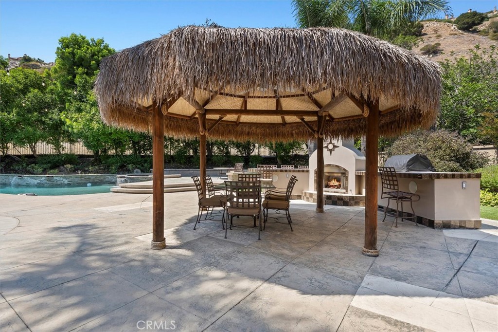 6945 E Hidden Oaks Lane