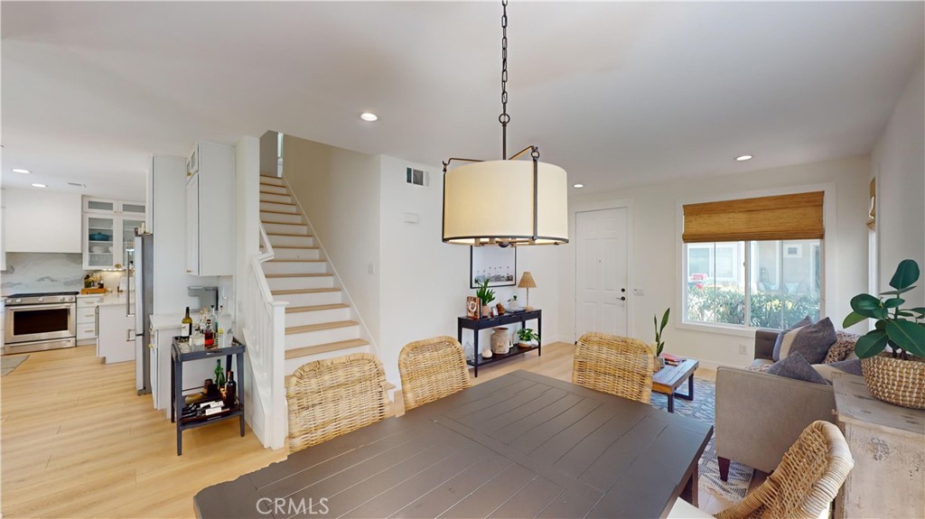 2531 Santa Ana Avenue