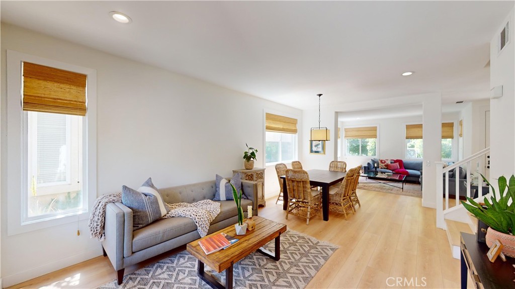 2531 Santa Ana Avenue