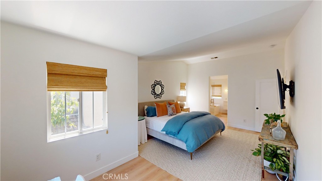 2531 Santa Ana Avenue