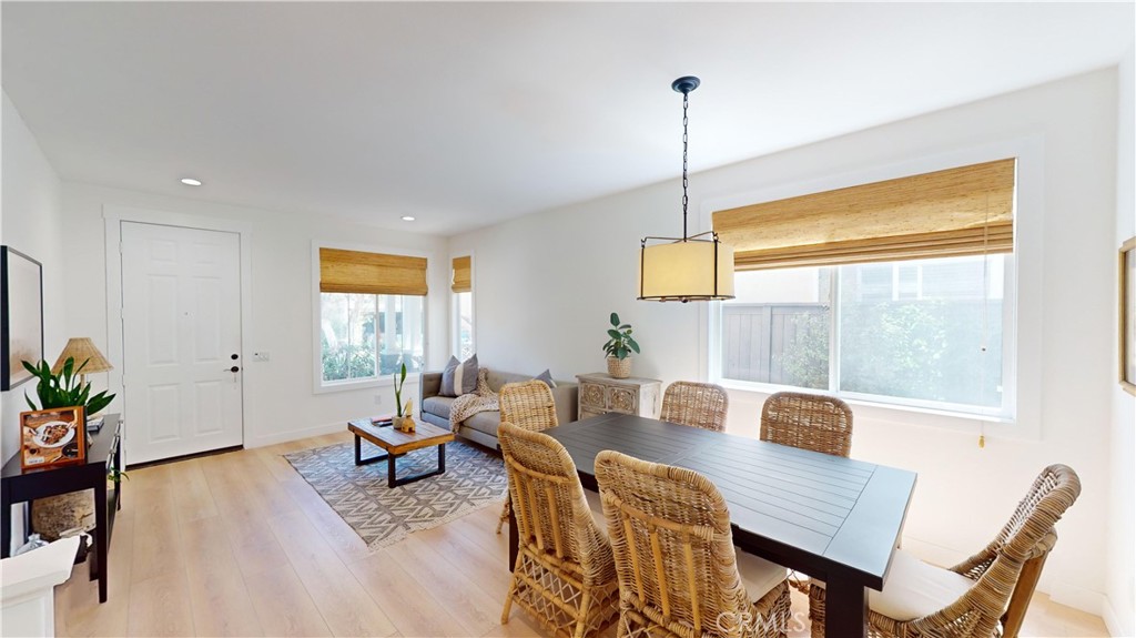 2531 Santa Ana Avenue