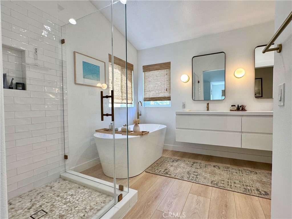 2531 Santa Ana Avenue