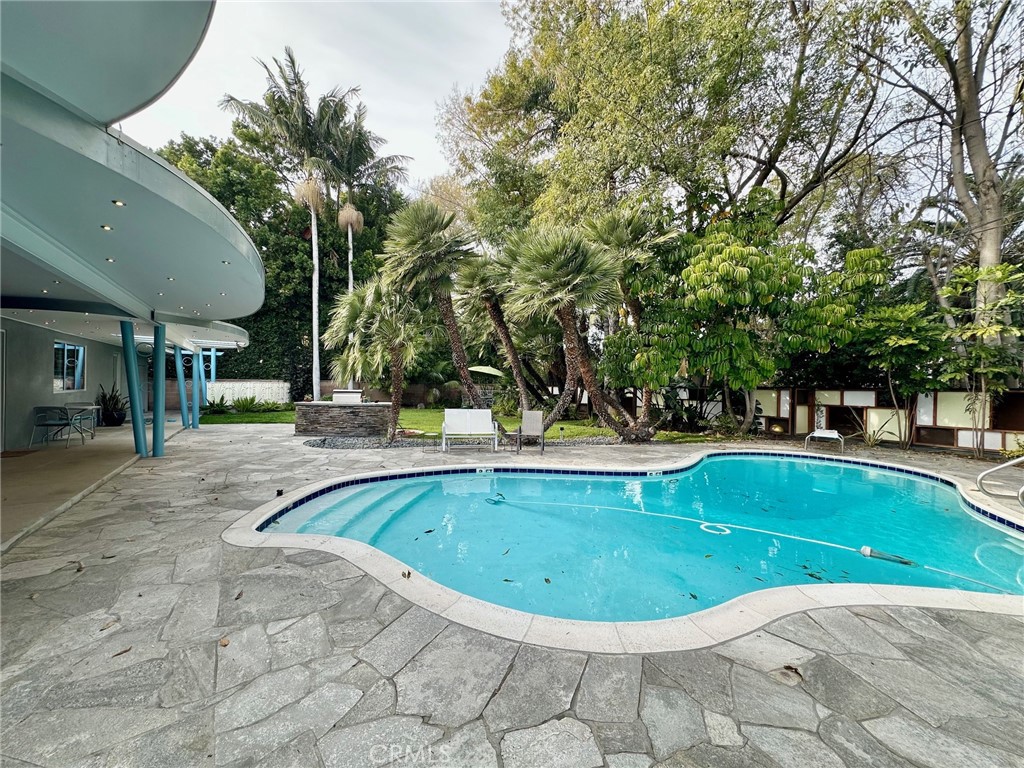 1107 W Riviera Drive