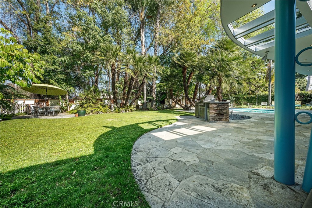 1107 W Riviera Drive