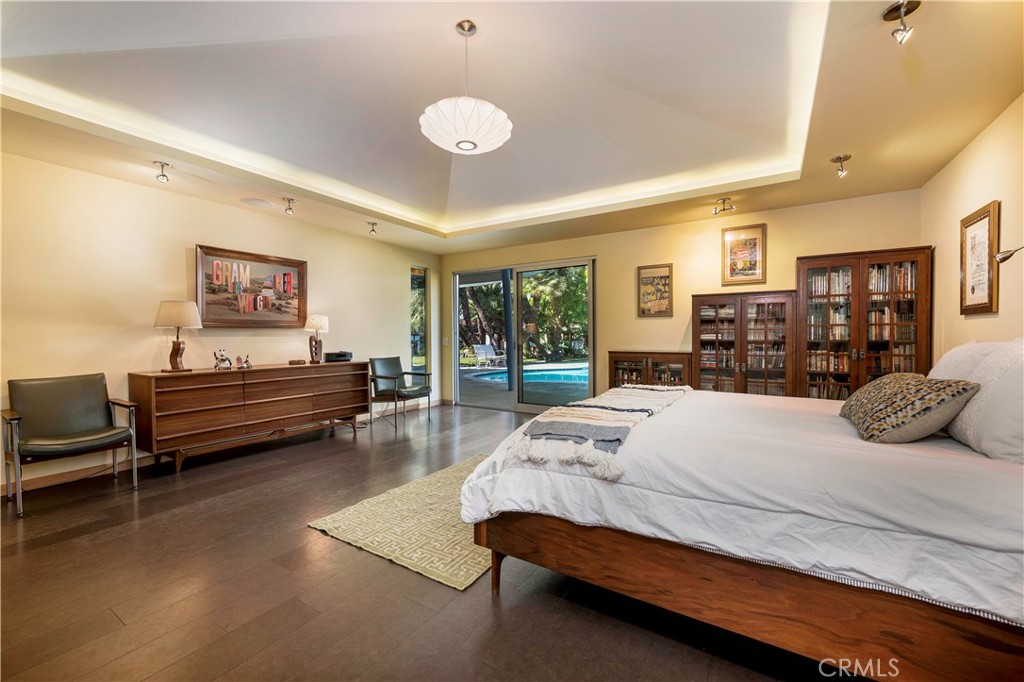 1107 W Riviera Drive