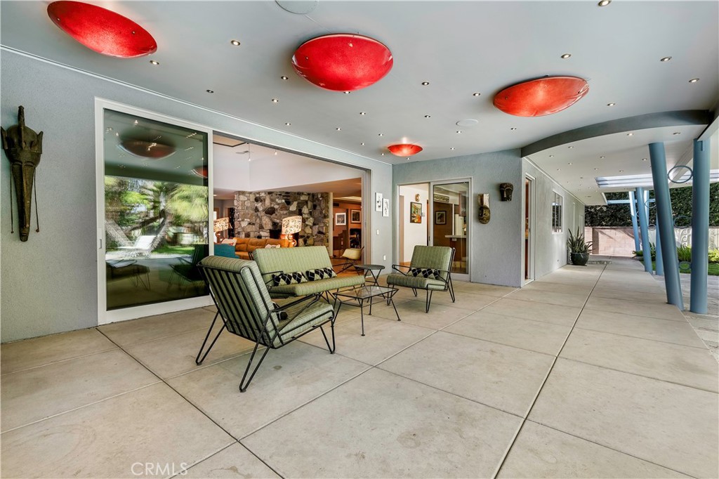 1107 W Riviera Drive