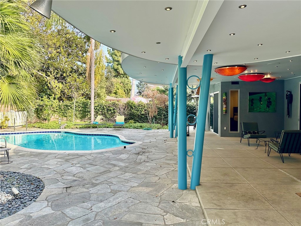 1107 W Riviera Drive