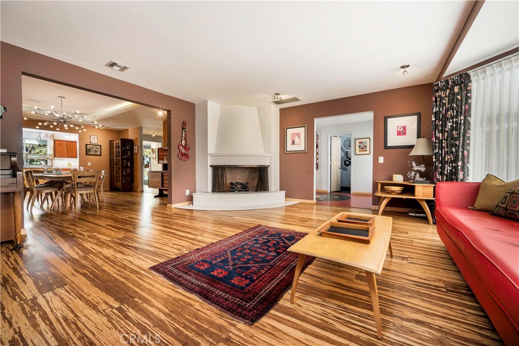 1107 W Riviera Drive