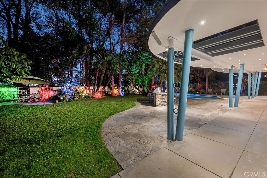 1107 W Riviera Drive