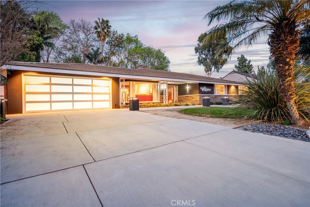 1107 W Riviera Drive